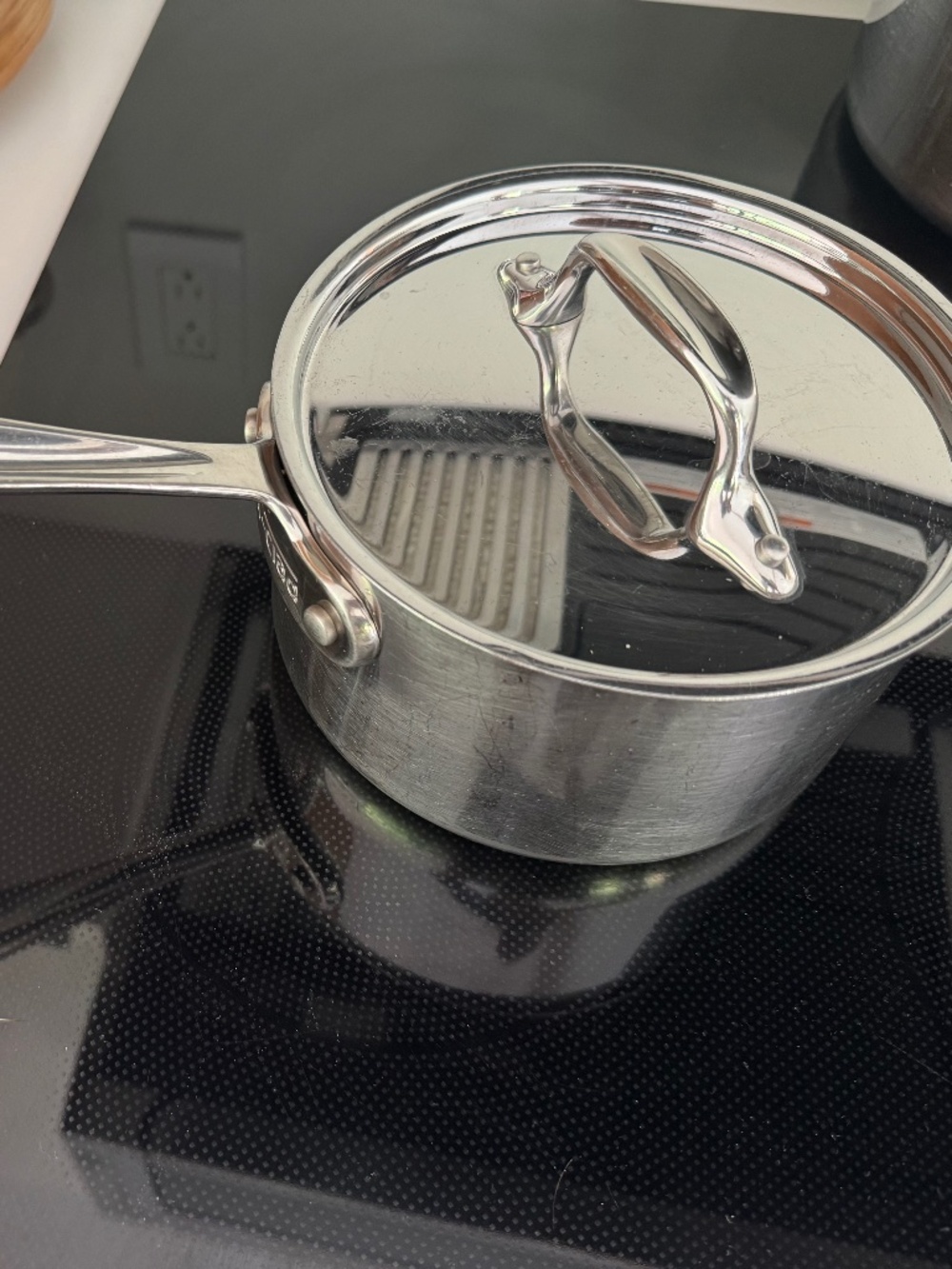 All-Clad D5 Stainless Polished 5-ply Bonded Cookware, Sauce Pan with lid 3 quart